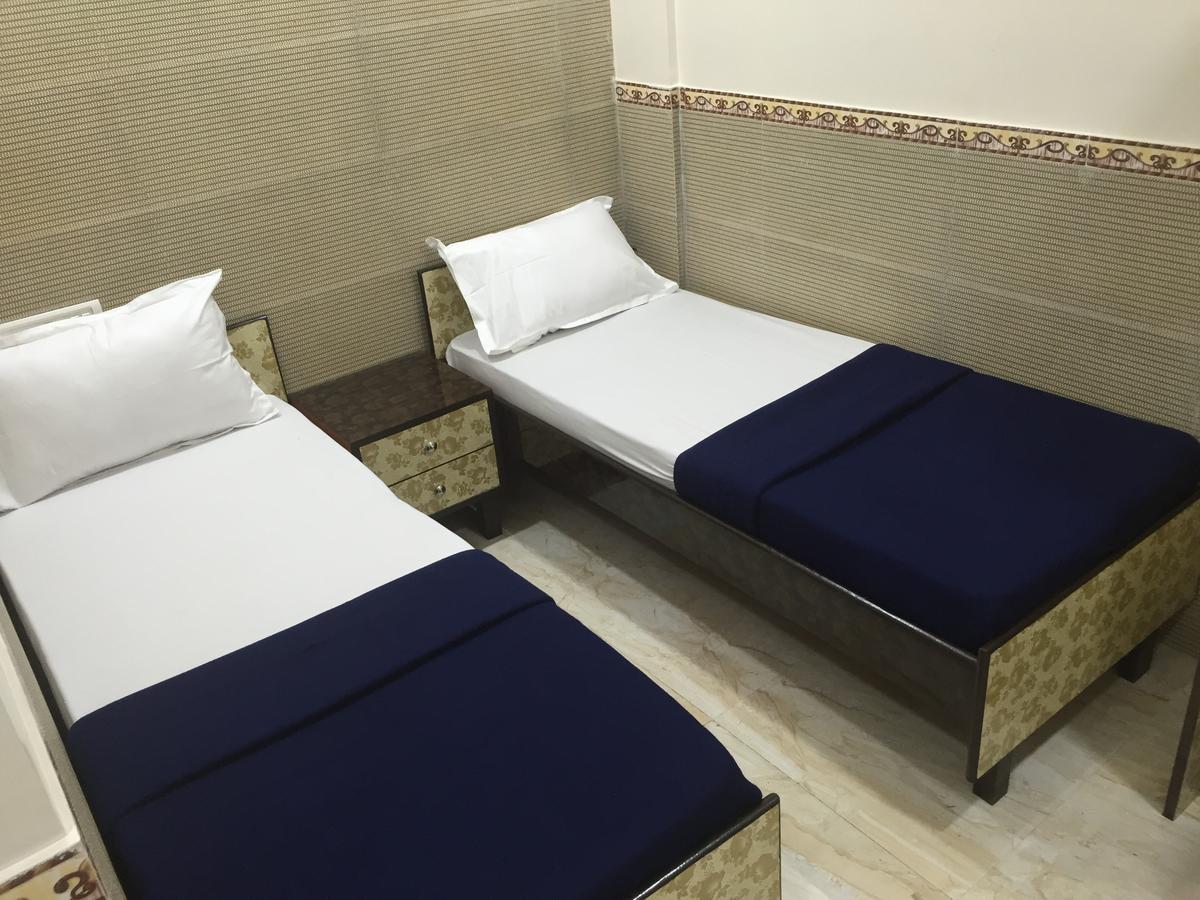 Hotel Marhaba Мумбаи Экстерьер фото